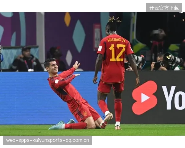 西班牙拉开比分，莫拉塔反越位推射命中：一场点燃家庭客厅的观赛大片